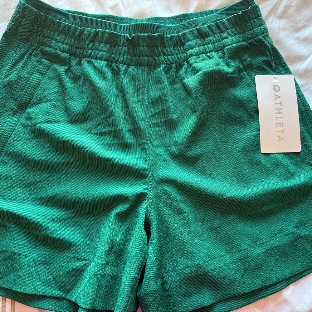 Athleta Women's Vibrant Green Athletic Shorts Echo 💚